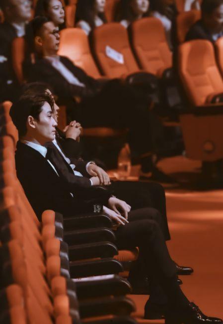 娱乐号直播吃瓜视频